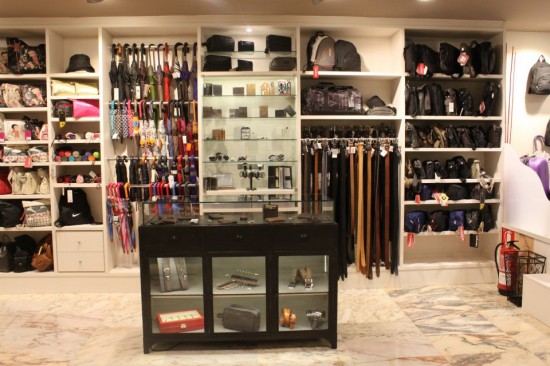 Muebles tienda de bolsos