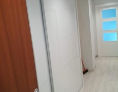 Beirazko ateak dituzten armairuak